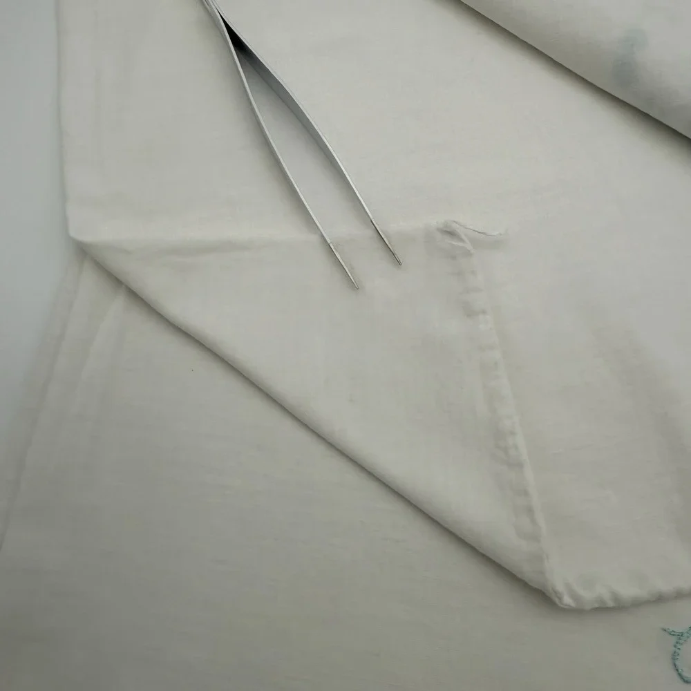 Set of 2 Embroidered Blue Flower Basket‎ White Pillow Cases Covers Bedroom Vtg